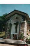 shrine in italy for fdny.jpg (32651 bytes)